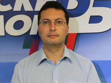 Важното е десният кандидат да победи