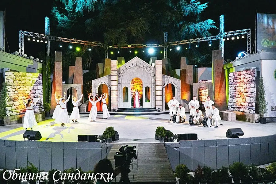 „Пирин фолк” завладя Сандански