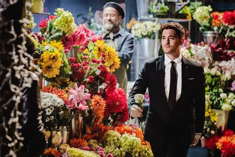 Майкъл Бубле танцува с БГ балерини