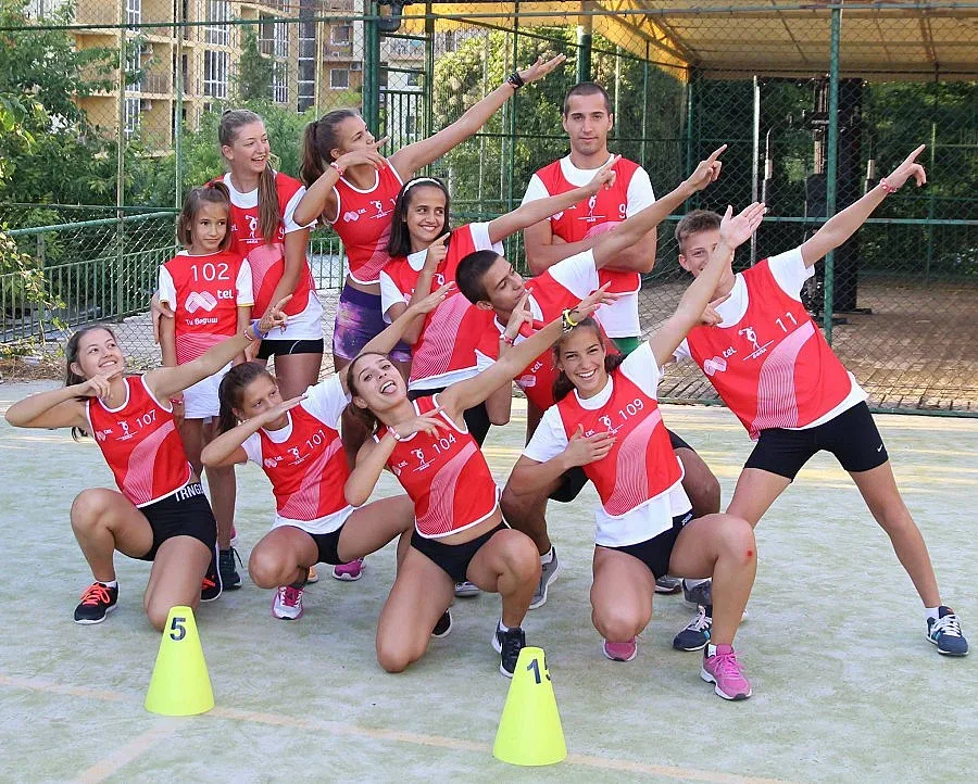 Мтел атлетика за младежи с лагер на морето