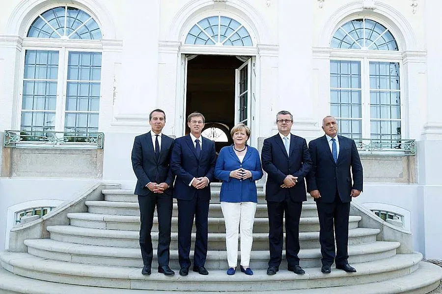 Премиерът: Ще се справим с мигрантската криза с воля и решителност