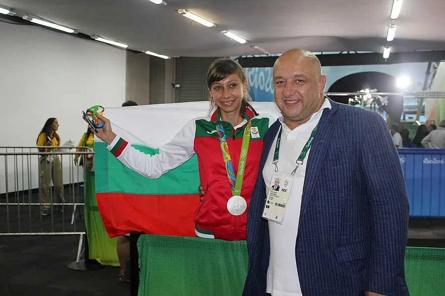 Медали има, но спортът е в криза