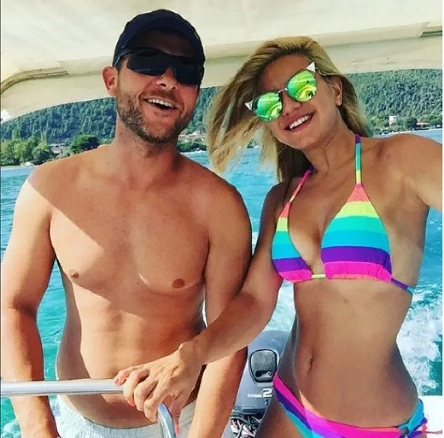 Ненчо  Балабанов се фука с Йоана