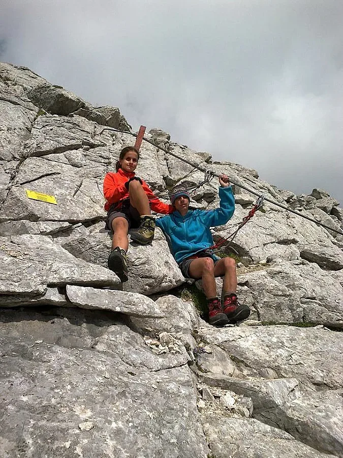 Смелчаци не виждат, но скачат с парашут