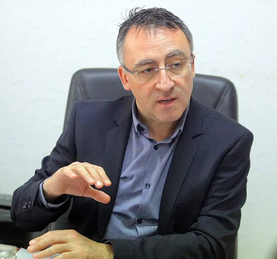 Бълваме висшисти, а се търсят гимназисти с професия