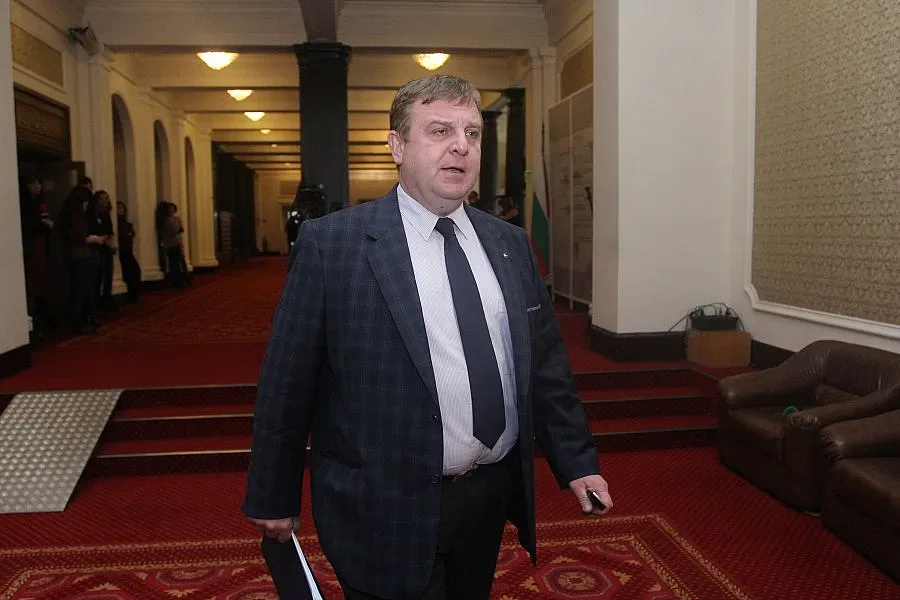 Жива сила от ЕС да пази  границата с Турция, иска Каракачанов