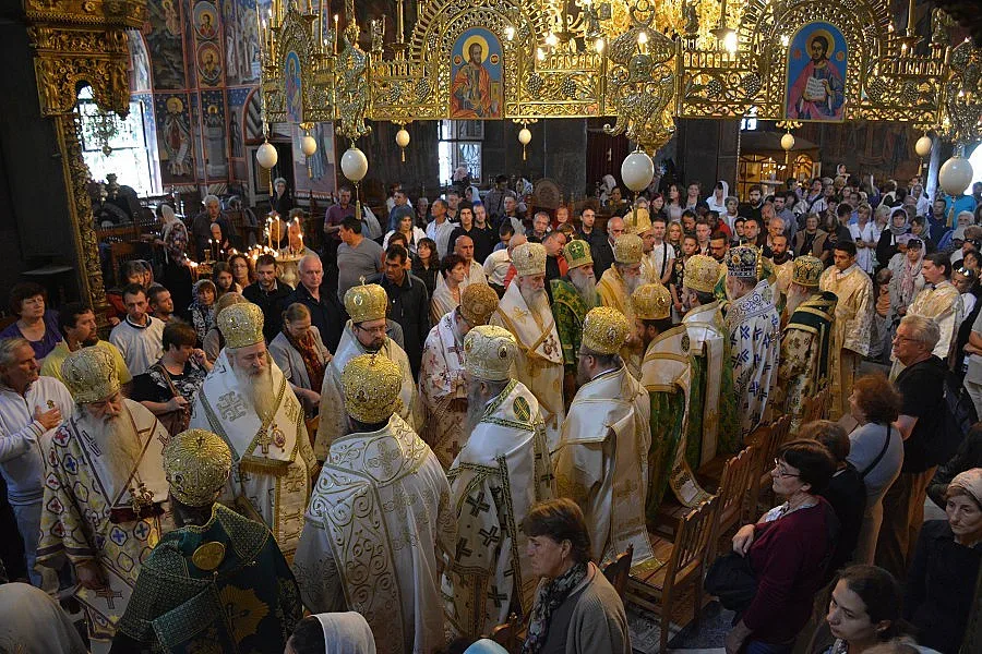 Стотици чакат чудо от Рилския светия