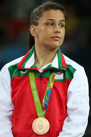 Бронзовата фурия