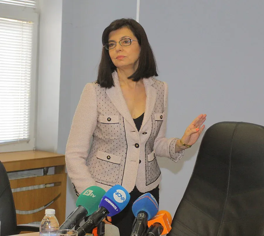 БСП ще иска оставката на Меглена Кунева