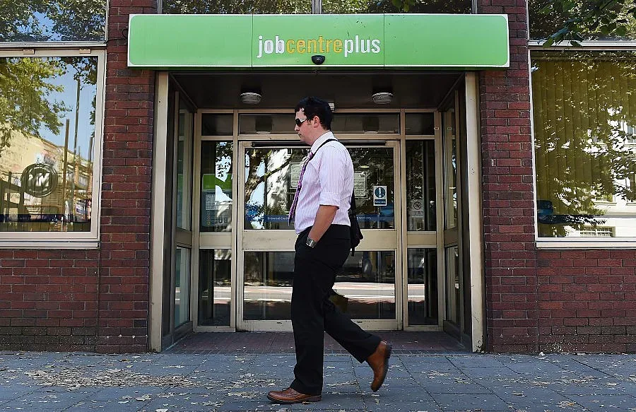 "Брекзит" вече удря по джоба на британците