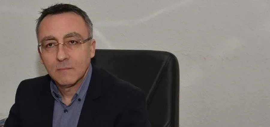 10 дни отсъствия с подпис от директора