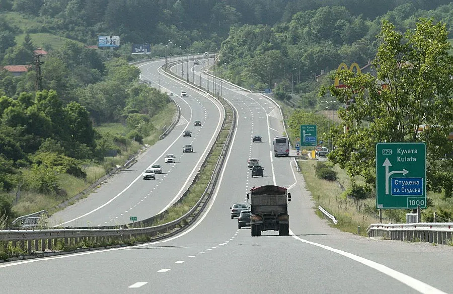 Два пътя вместо дълъг тунел на "Струма"