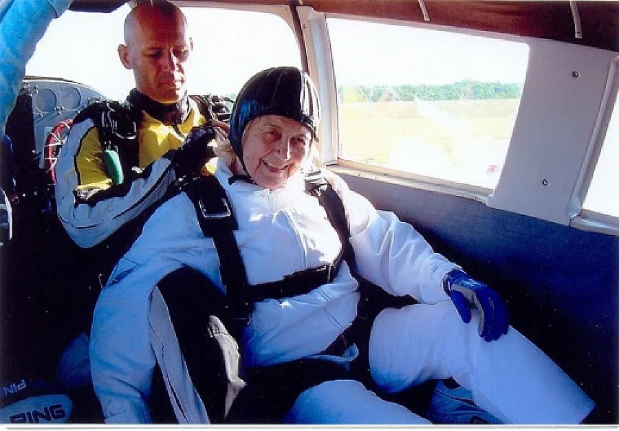 Пепи се ражда наново с всеки скок с парашут