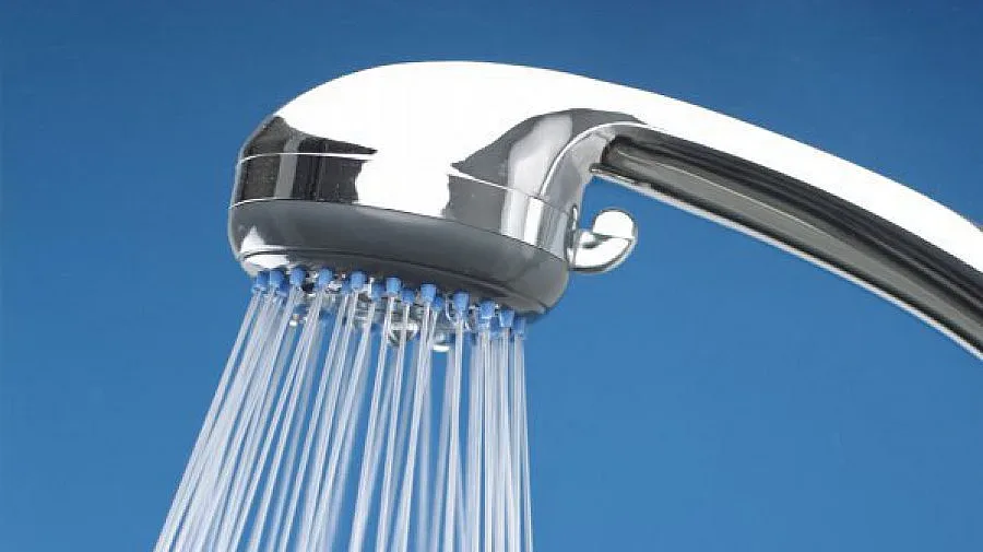 Пуснаха топлата вода в части от София