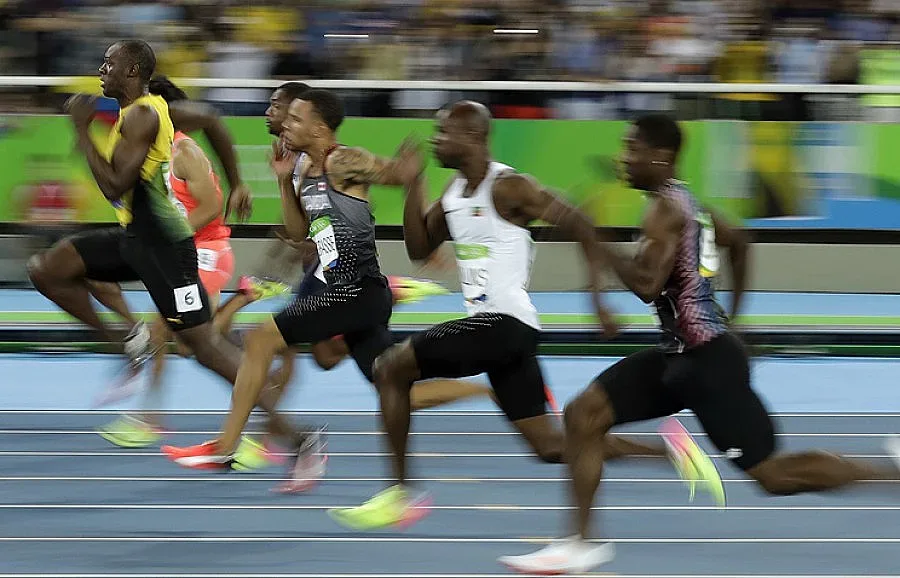 Светкавицата пак ги удари на 100 м