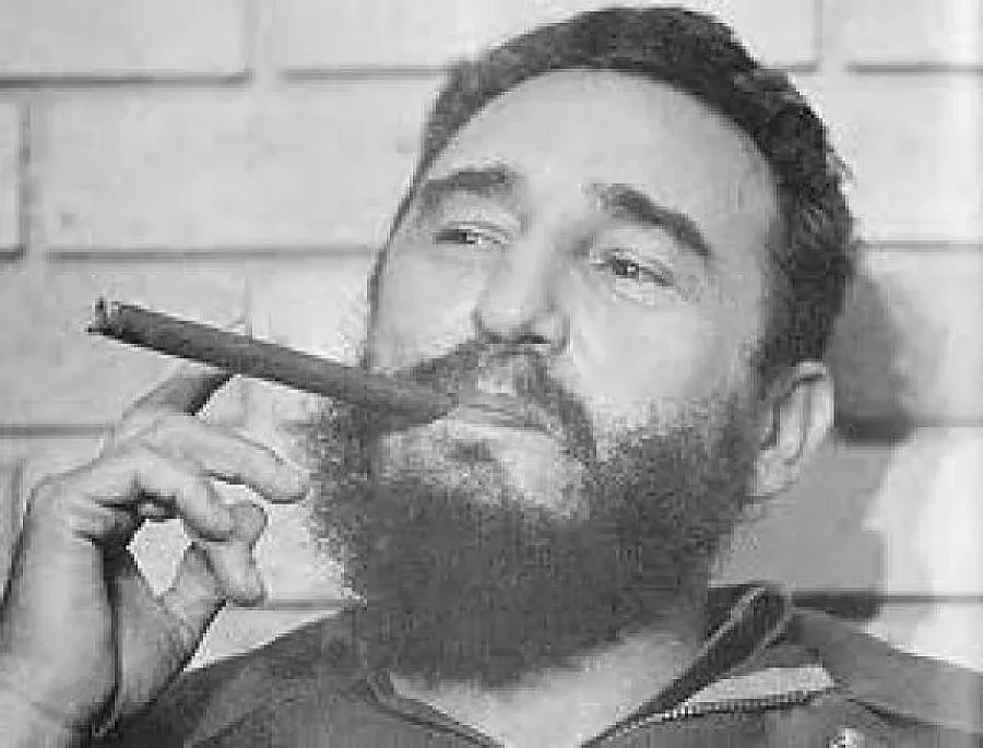 Легендарният Фидел стана на 90