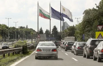 400 души блокираха пътя от АМ "Тракия" към Камено