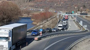 Кошмар на  АМ "Струма". Шофьорите побесняха