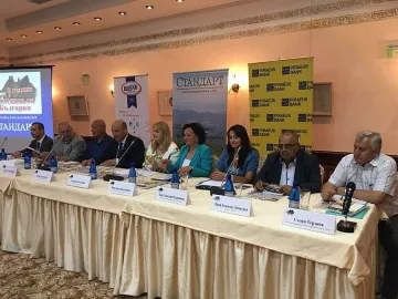 На дискусия на "Стандарт": Спасяват Античната купулна гробница в Поморие