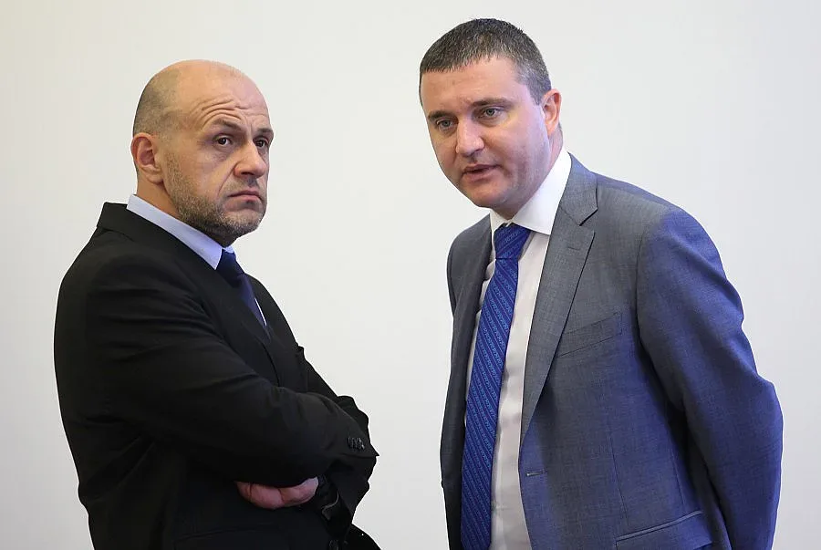 ГЕРБ вади познат на света политик за "Дондуков 2"