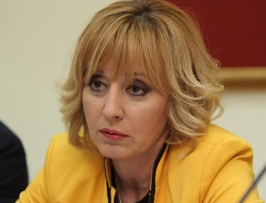 Манолова: Има нарушения при експулсирането на Абдулла Бююк