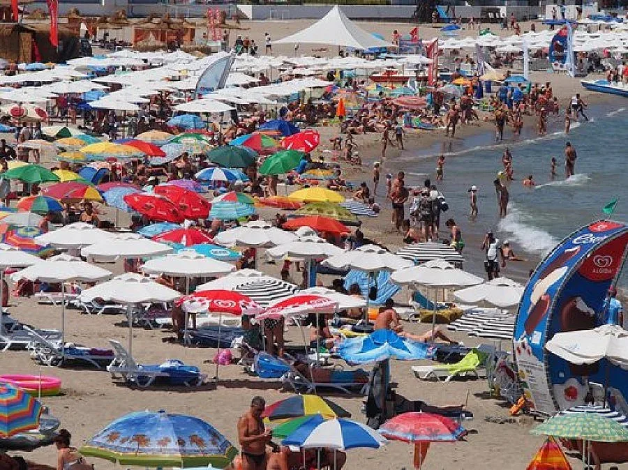 Приходите от нощувки с 3-годишен рекорд