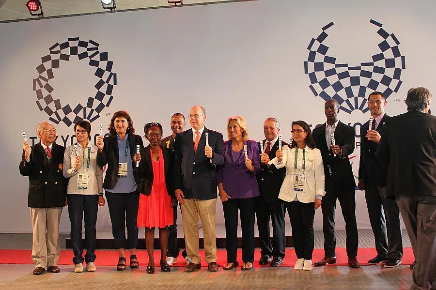 Кафу и принц Албер получиха факли в Рио