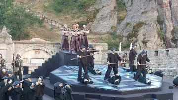 Турандот изкачи 130 стъпала в крепостта "Калето"
