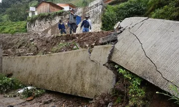 38 жертви на тропически бури в Мексико