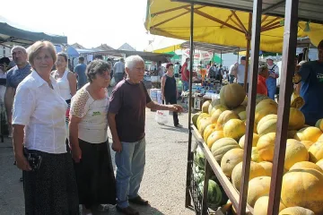 Код „Българи" на пазара в Делчево