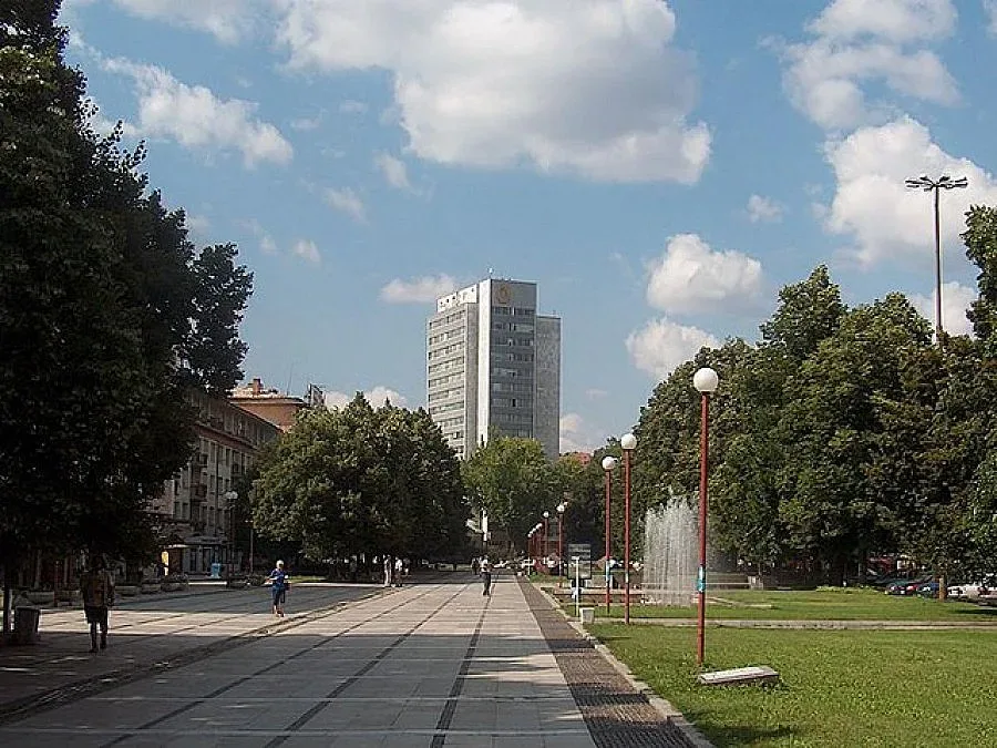 Община Перник печели от автобусни спирки