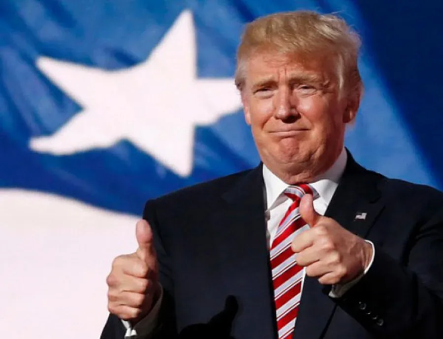 Тръмп обвини Клинтън и Обама за ИД