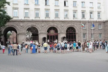 Политическият юли донесе напрежение