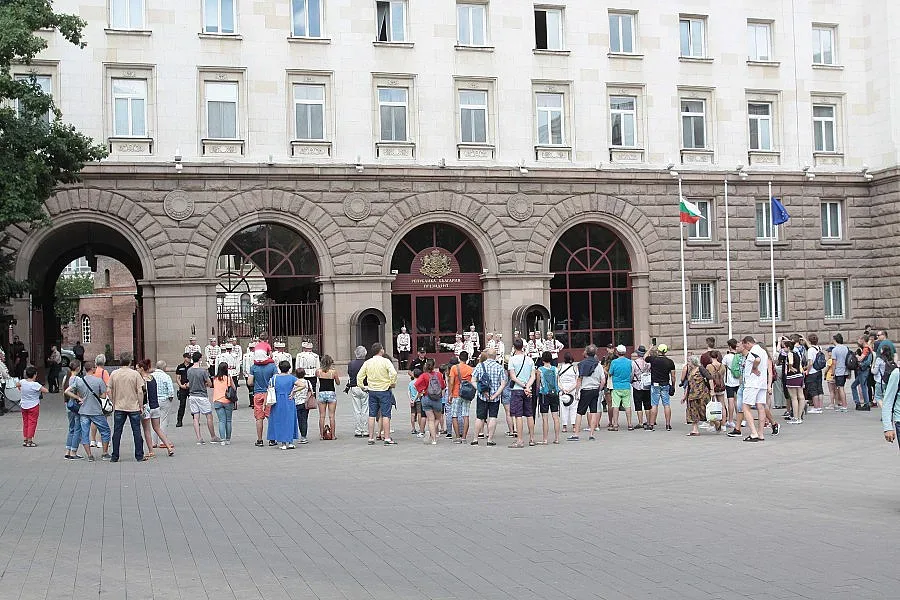 Политическият юли донесе напрежение