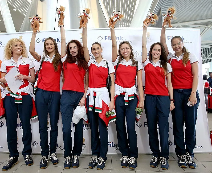 Млади грации изпратиха гимнастичките за Рио