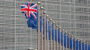 След Brexit: 3 млн. европейци остават на Острова