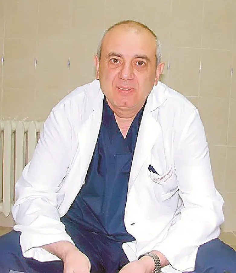 Доктор лекувал 12 г. без диплома