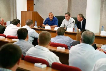 Премиерът на работна среща с кметове