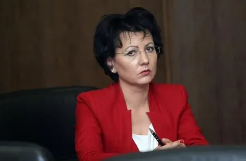 Арестуваха четирима полицаи за каналджийство