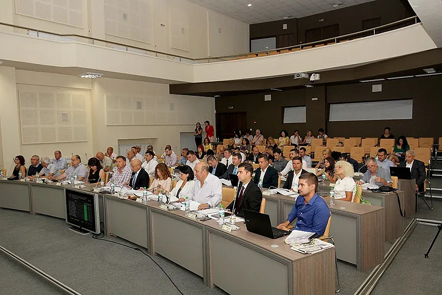 Старозагорските старейшини приеха 300 лева налог за такситата