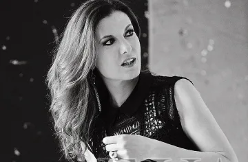 Мира Бенатова се изповяда