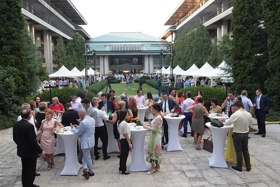 Бляскаво парти за 20-ия рожден ден на "Лев Инс"