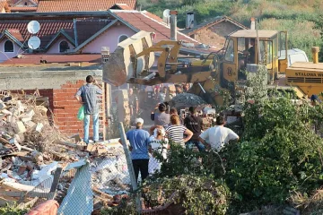Бутнаха още 26 бараки в старозагорския "Лозенец"
