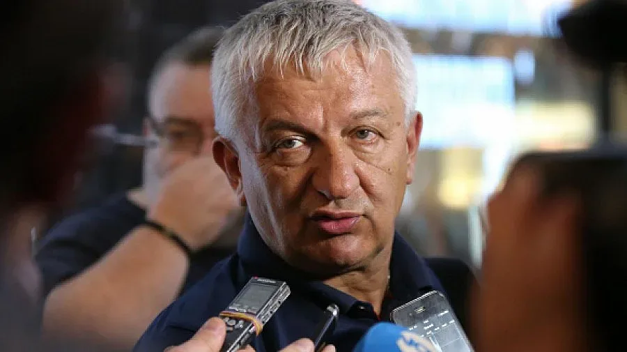 "Локо" се уреди със сателит за ЧРД