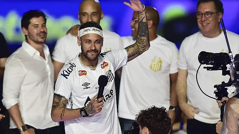 Неймар изуми! Как пристигна в Бразилия