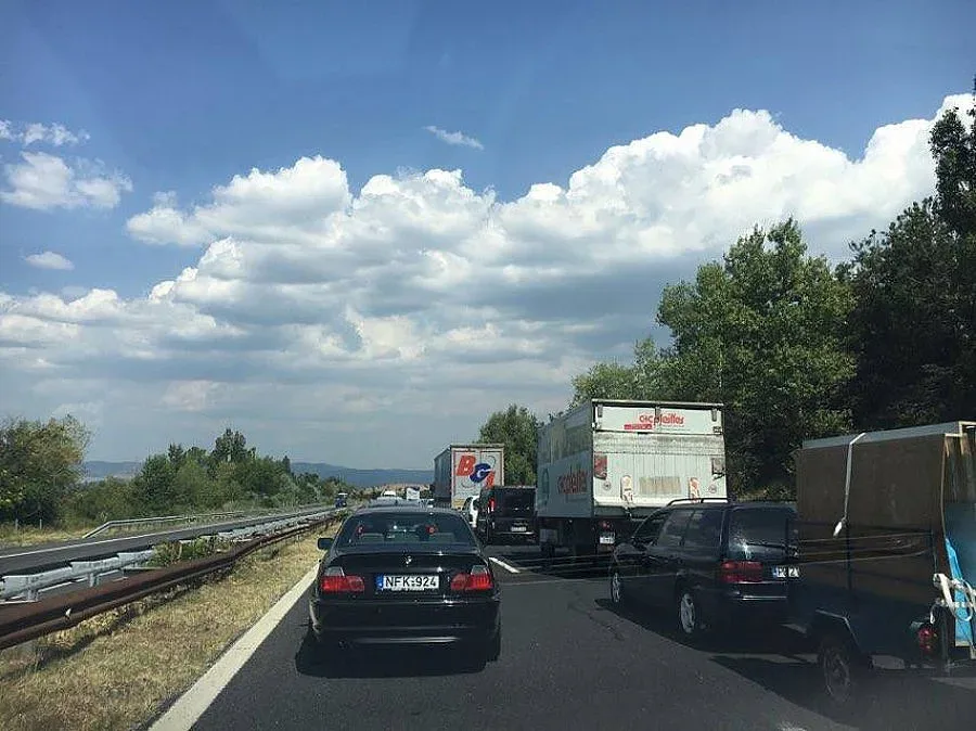 10-километрово задръстване затвори АМ "Тракия"