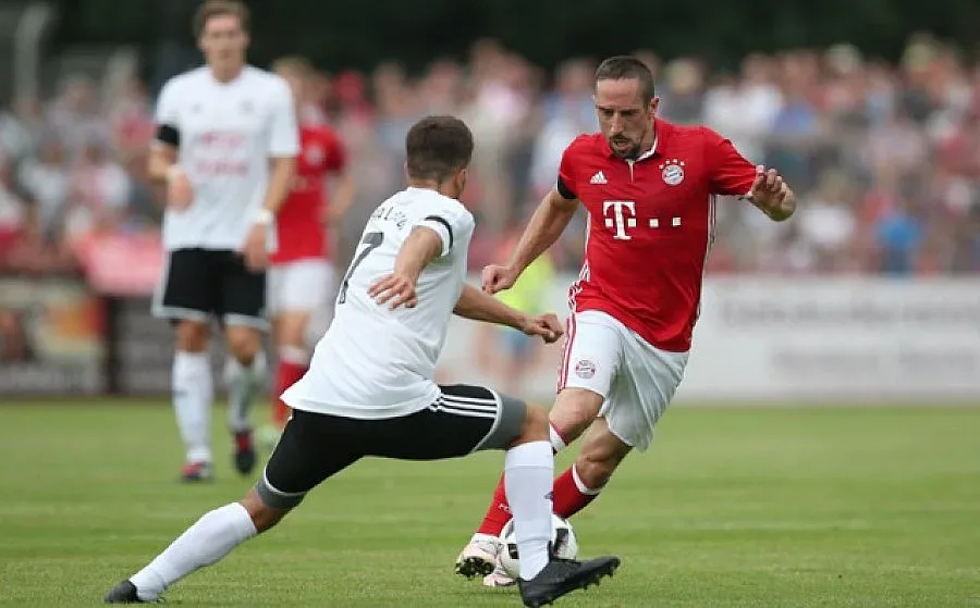 Байерн победи, посвети успеха на жертвите от Мюнхен