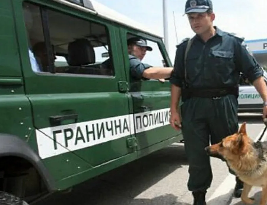 Бежанци задържани в района на Маказа