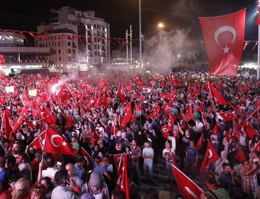 Арест за 300 от президентската гвардия в Турция