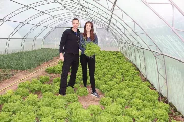 Модели от Ню Йорк с биоферма в наше село
